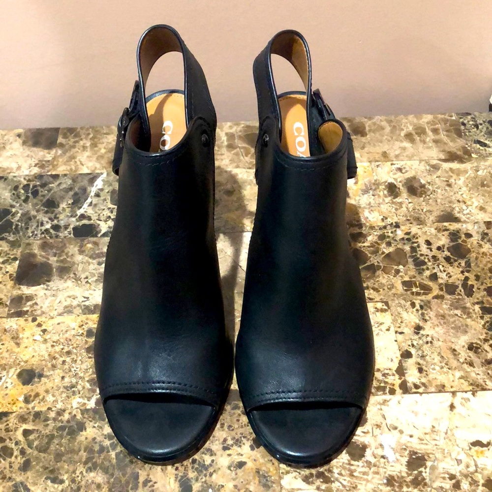 Coach open peep toe leather shoes!